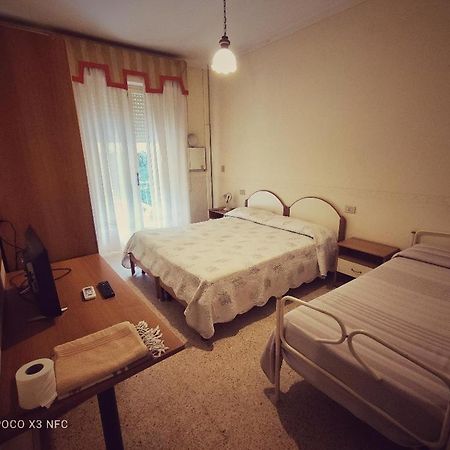 Hotel Delhy فياريجيو المظهر الخارجي الصورة