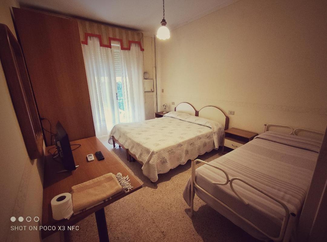 Hotel Delhy فياريجيو المظهر الخارجي الصورة