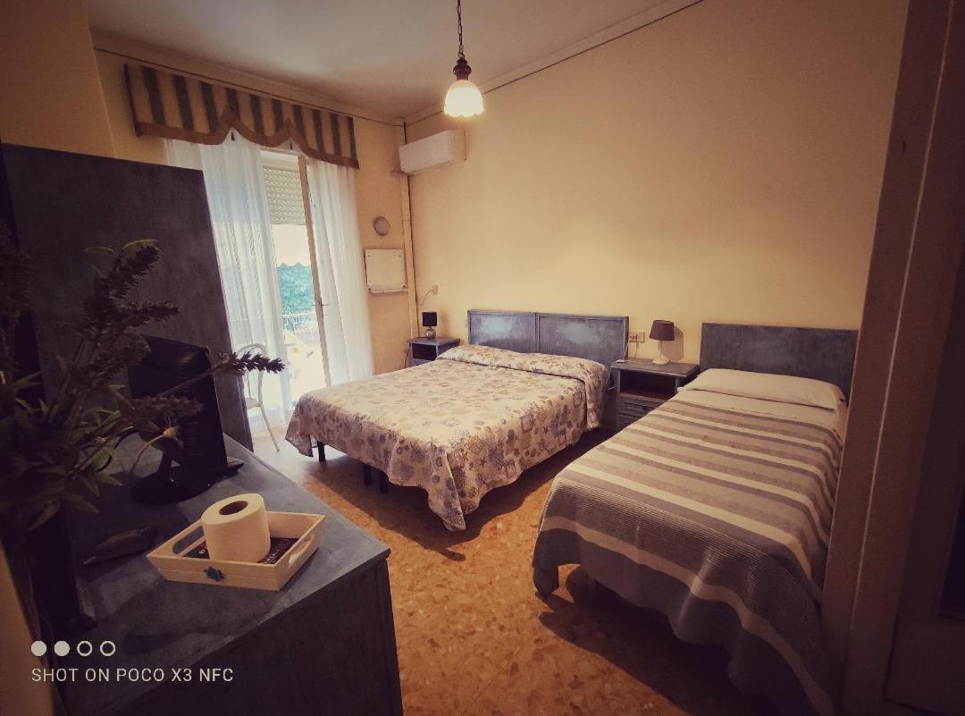 Hotel Delhy فياريجيو المظهر الخارجي الصورة